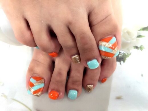 お気に入りネイルサロン Nail Buzz ネイル バズ 銀座 夏に向けた可愛いデザインがオススメ Playlife プレイライフ